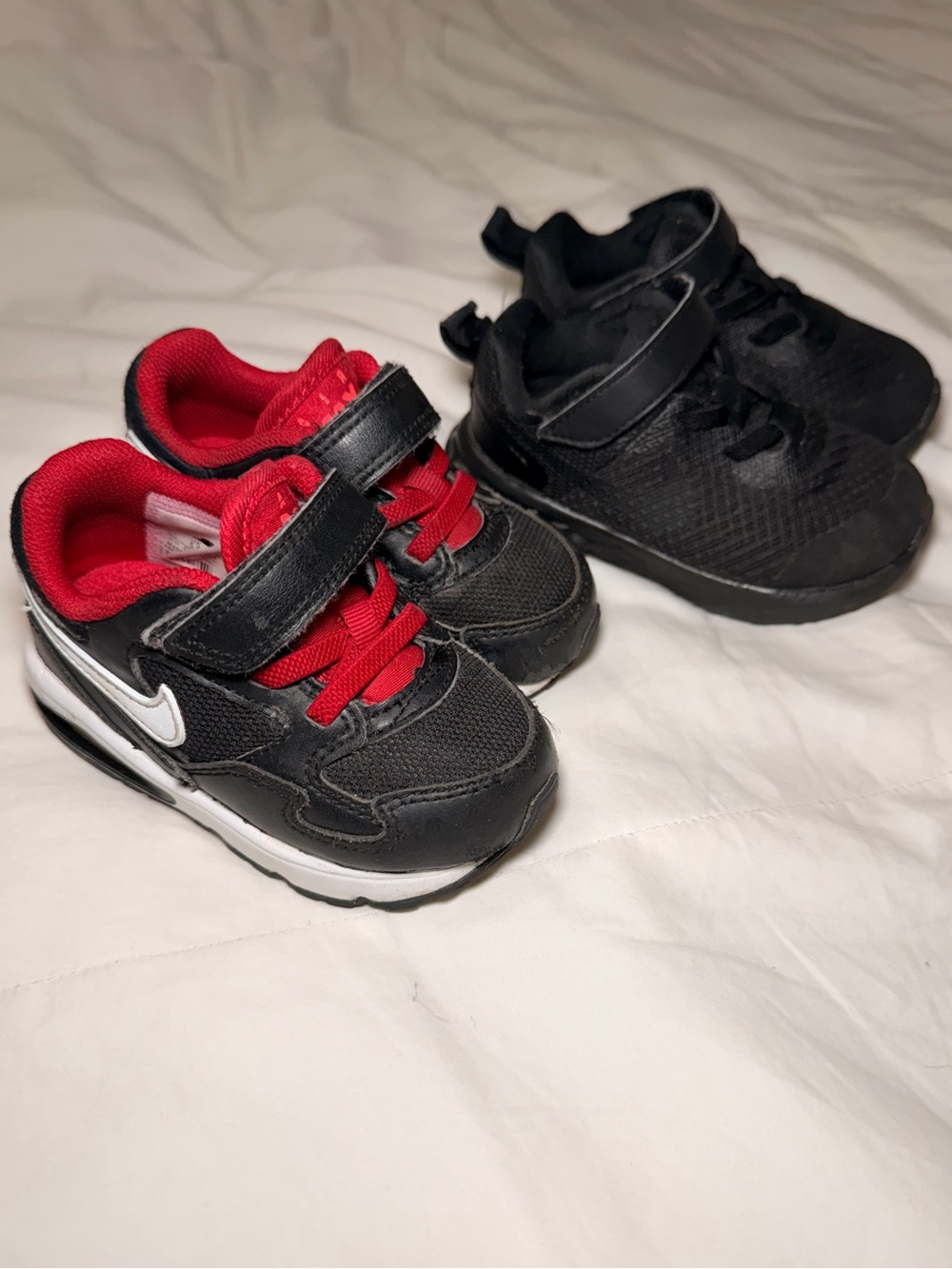 2x Nike Toddler Velcro Sneakers - Black and Red - Size 6c